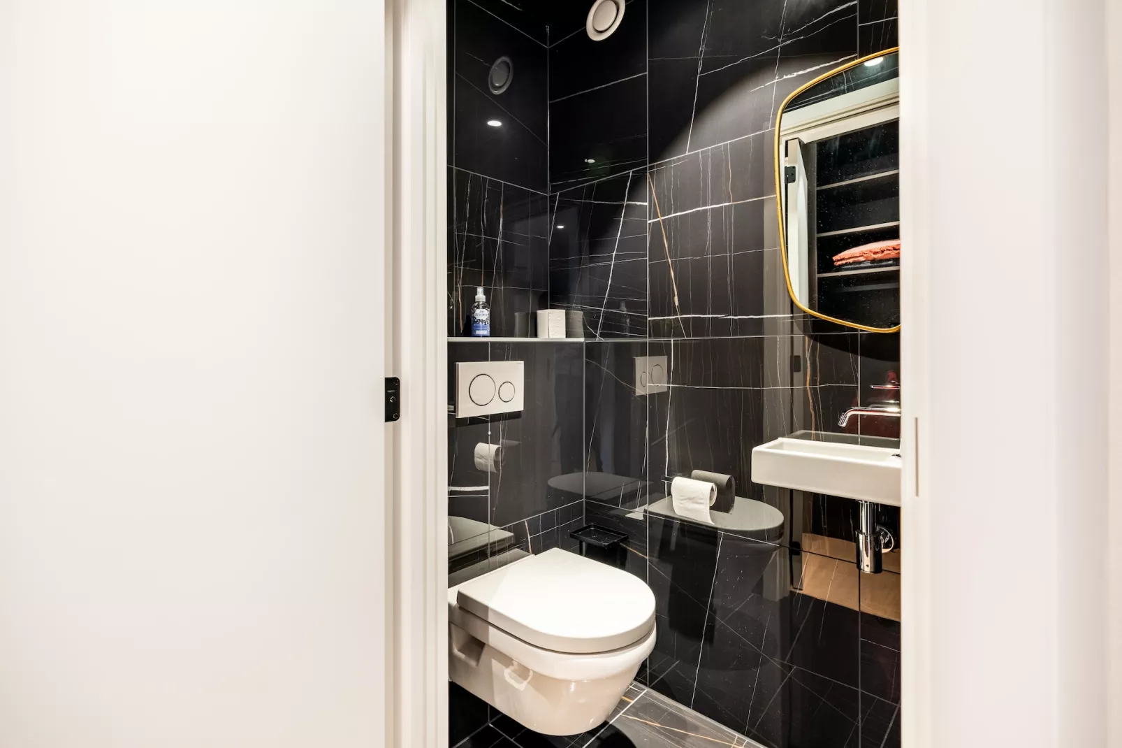 Ferrel - 0102-Badezimmer