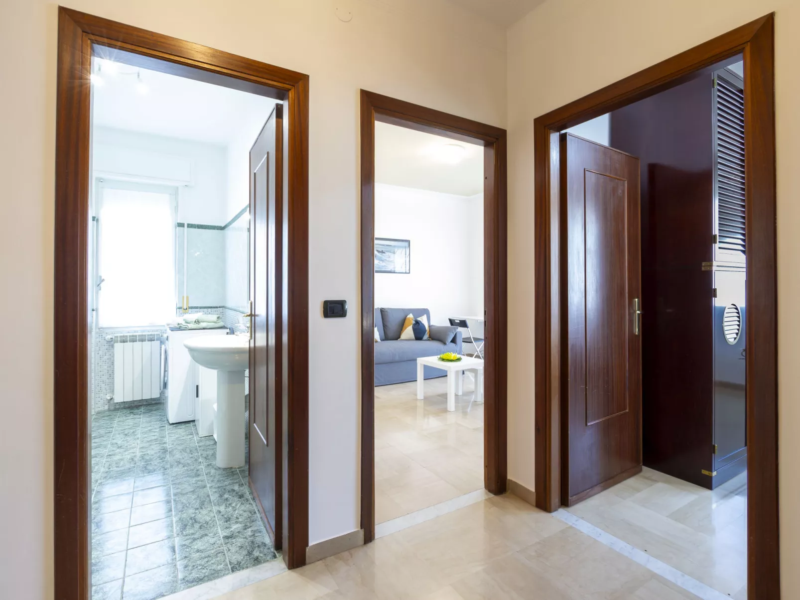 Casa di Elena 300mt dal mare-Inside