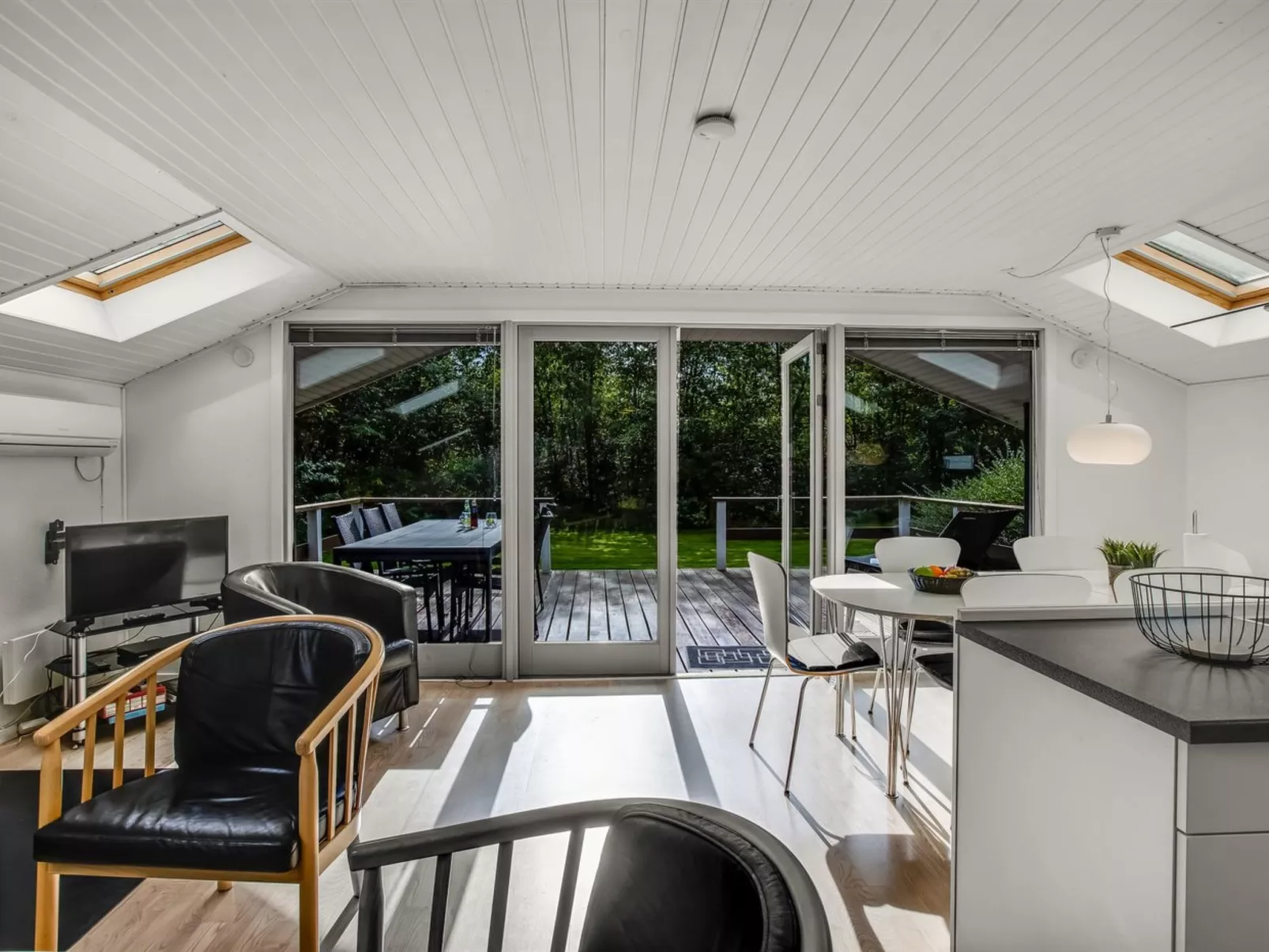 "Dimo" - 30km from the sea-Drinnen