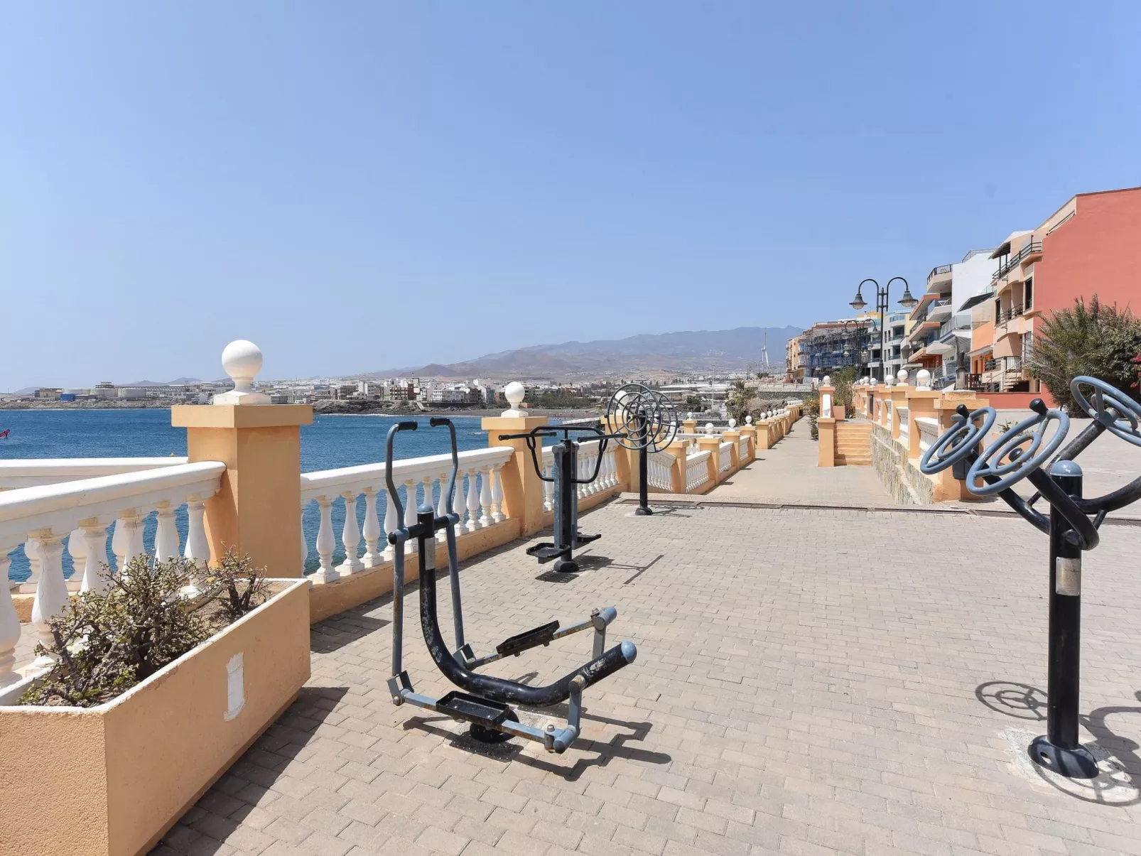 Neptuno Suite Playa-Outside