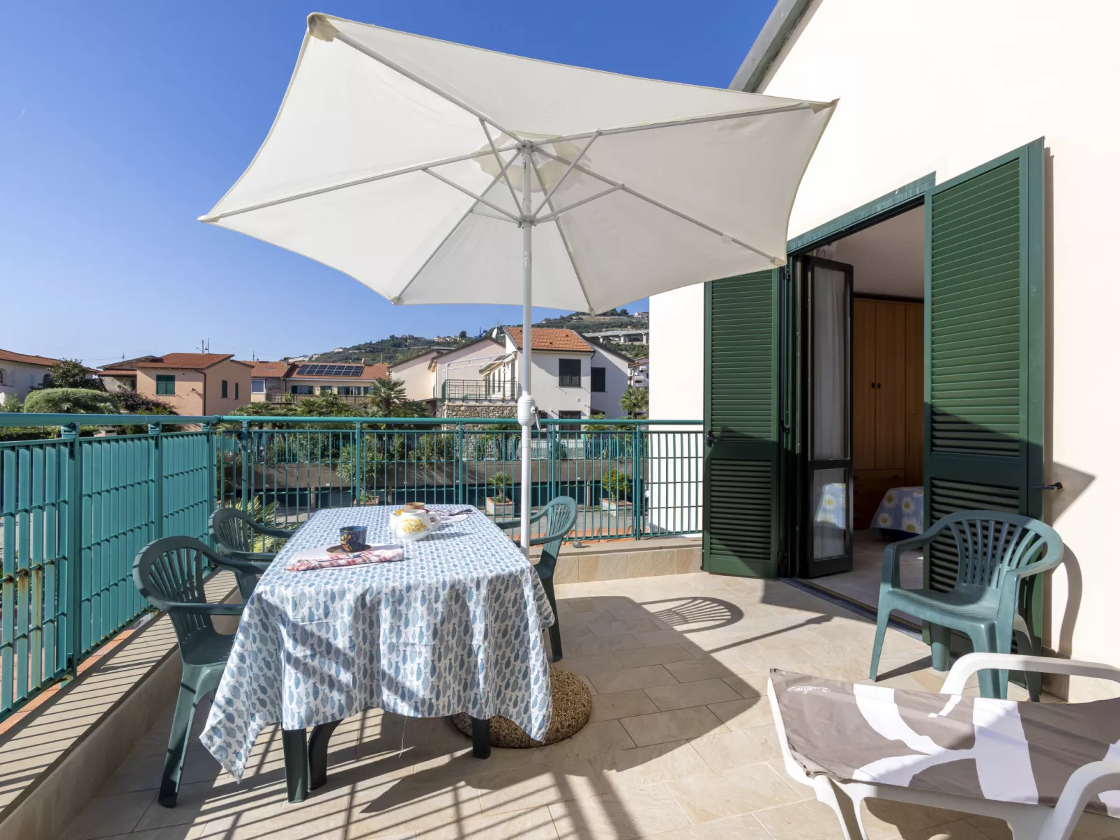 Le Margherite (SLR255)-Outside