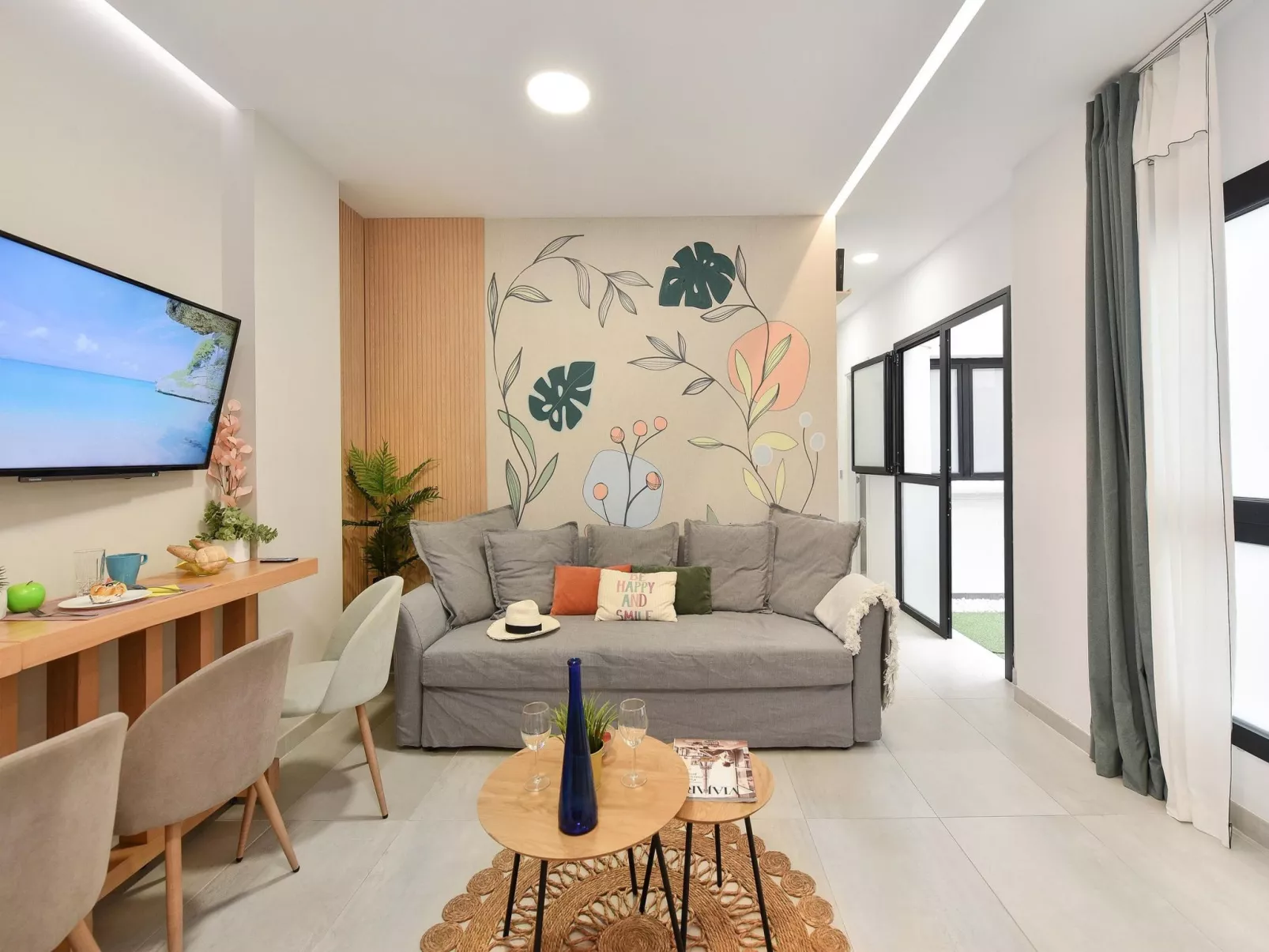 Maisha Beach Canteras-Inside