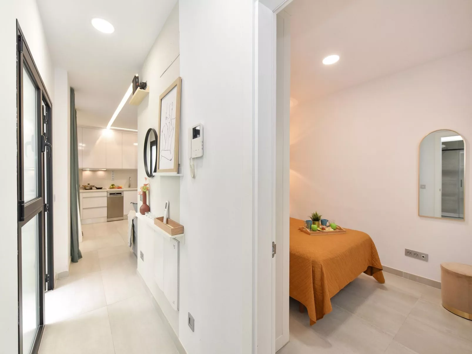 Maisha Beach Canteras-Inside