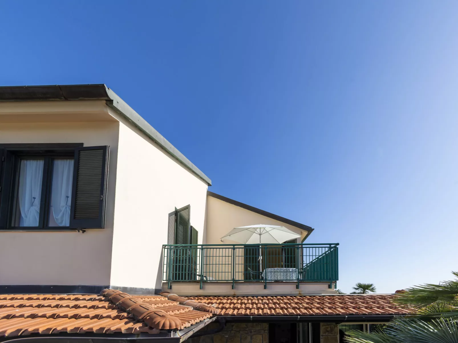 Le Margherite (SLR255)-Outside