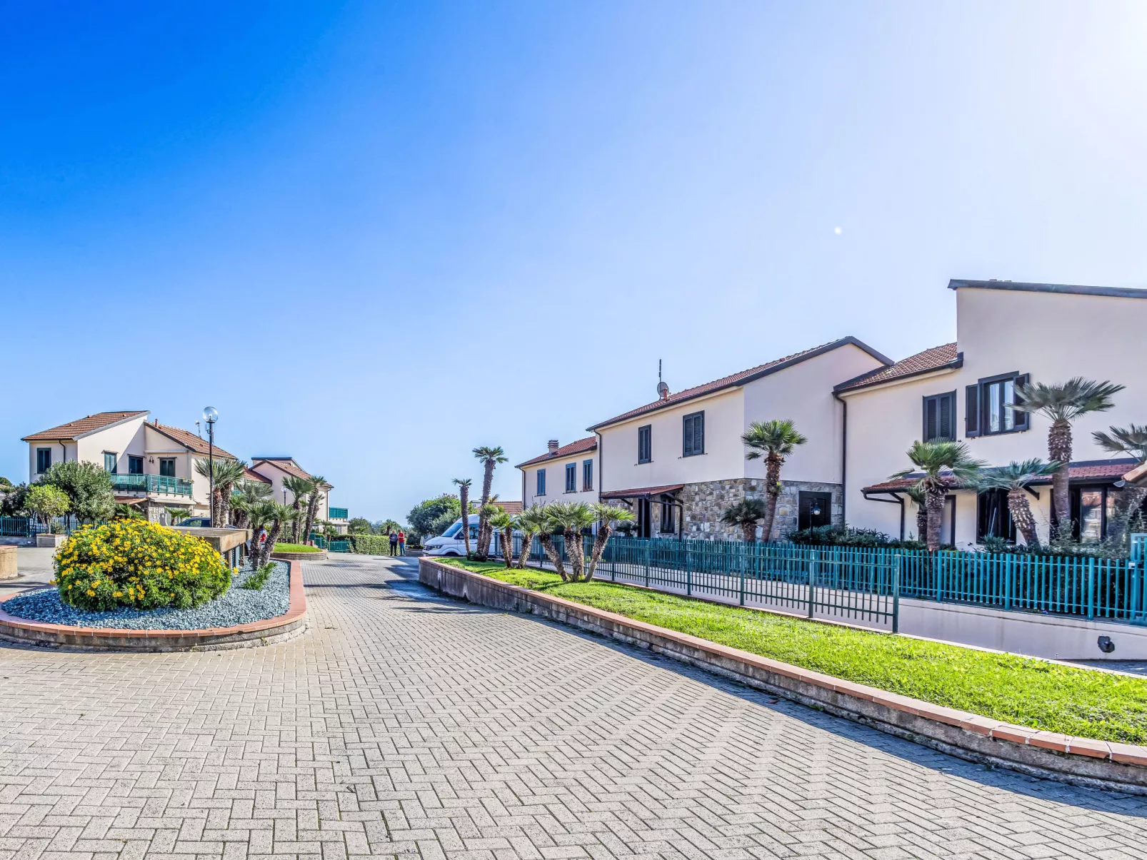 Le Margherite (SLR255)-Outside
