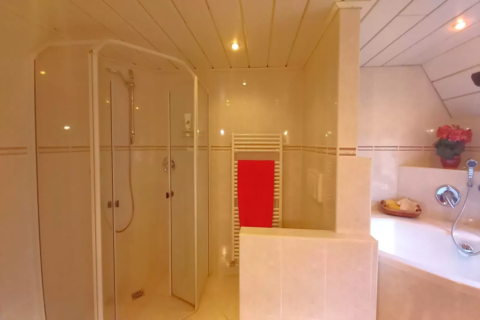 Ferienwohnung Staßfurt-Bathroom