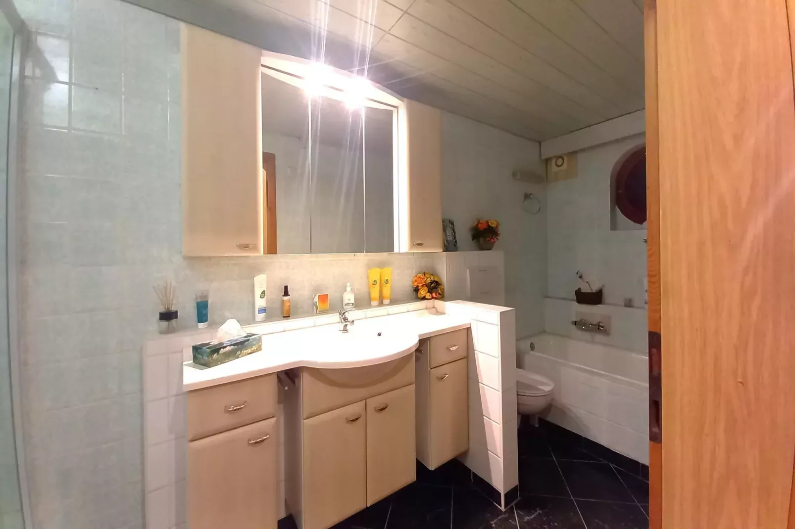 Ferienwohnung Staßfurt-Bathroom