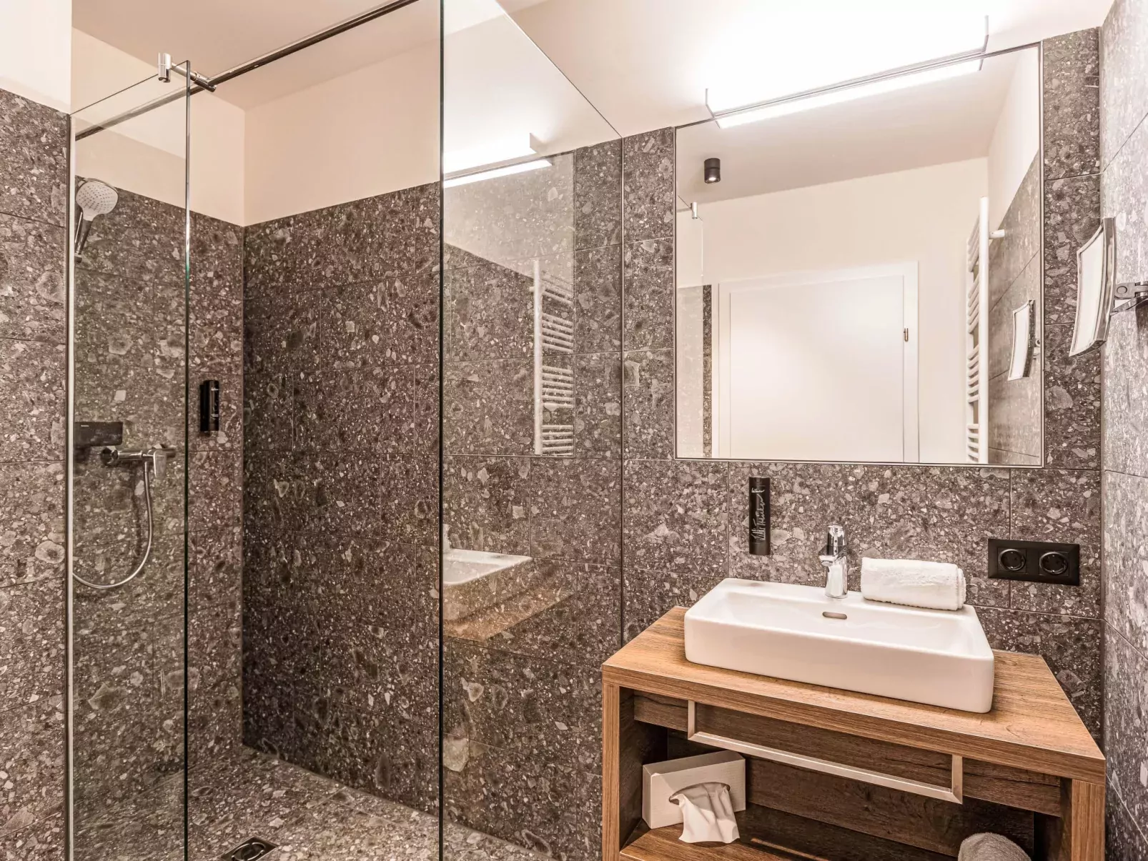 Premium mit 6 Schlafzimmer und Sauna-Drinnen