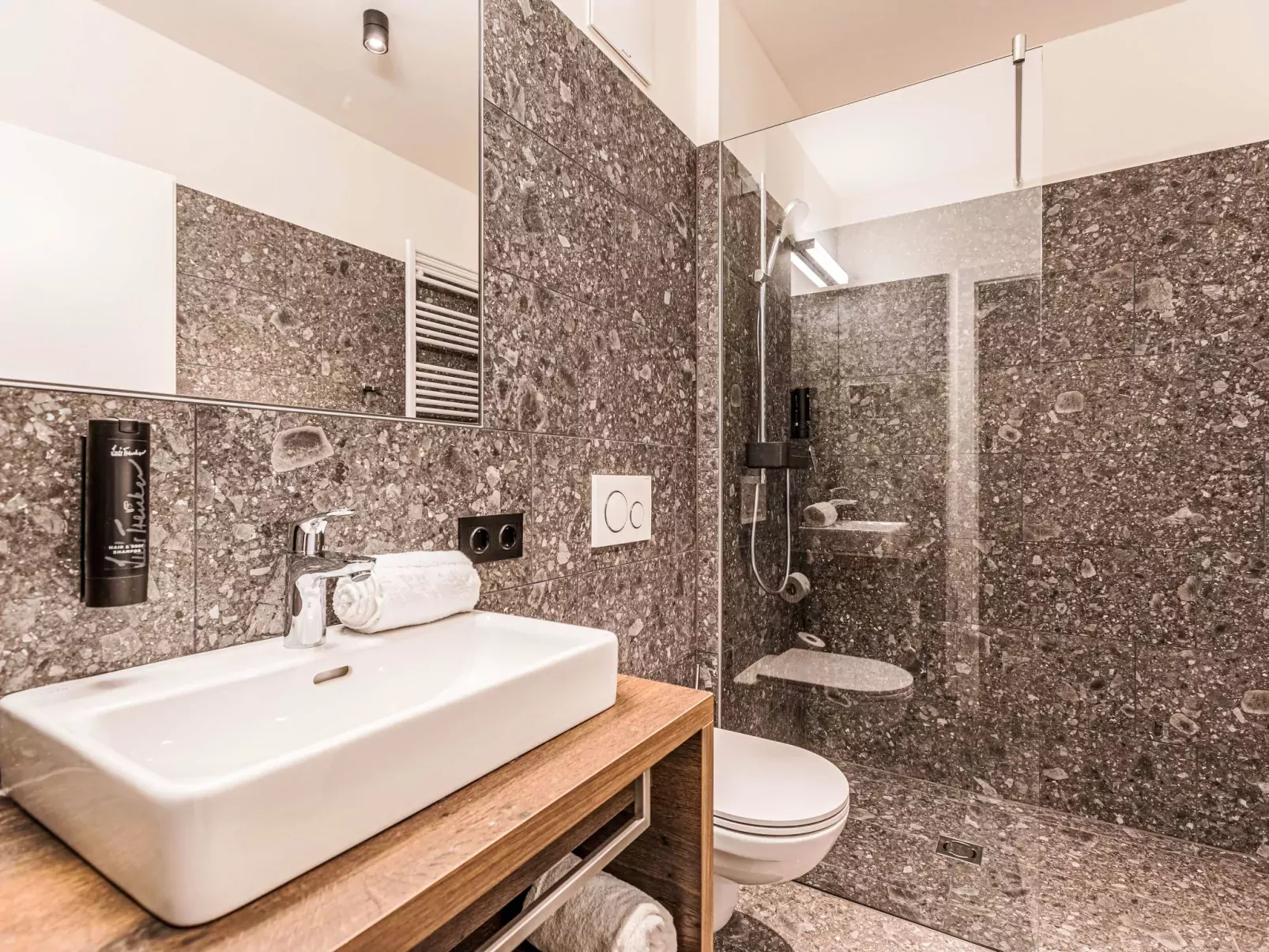 Premium mit 6 Schlafzimmer und Sauna-Drinnen