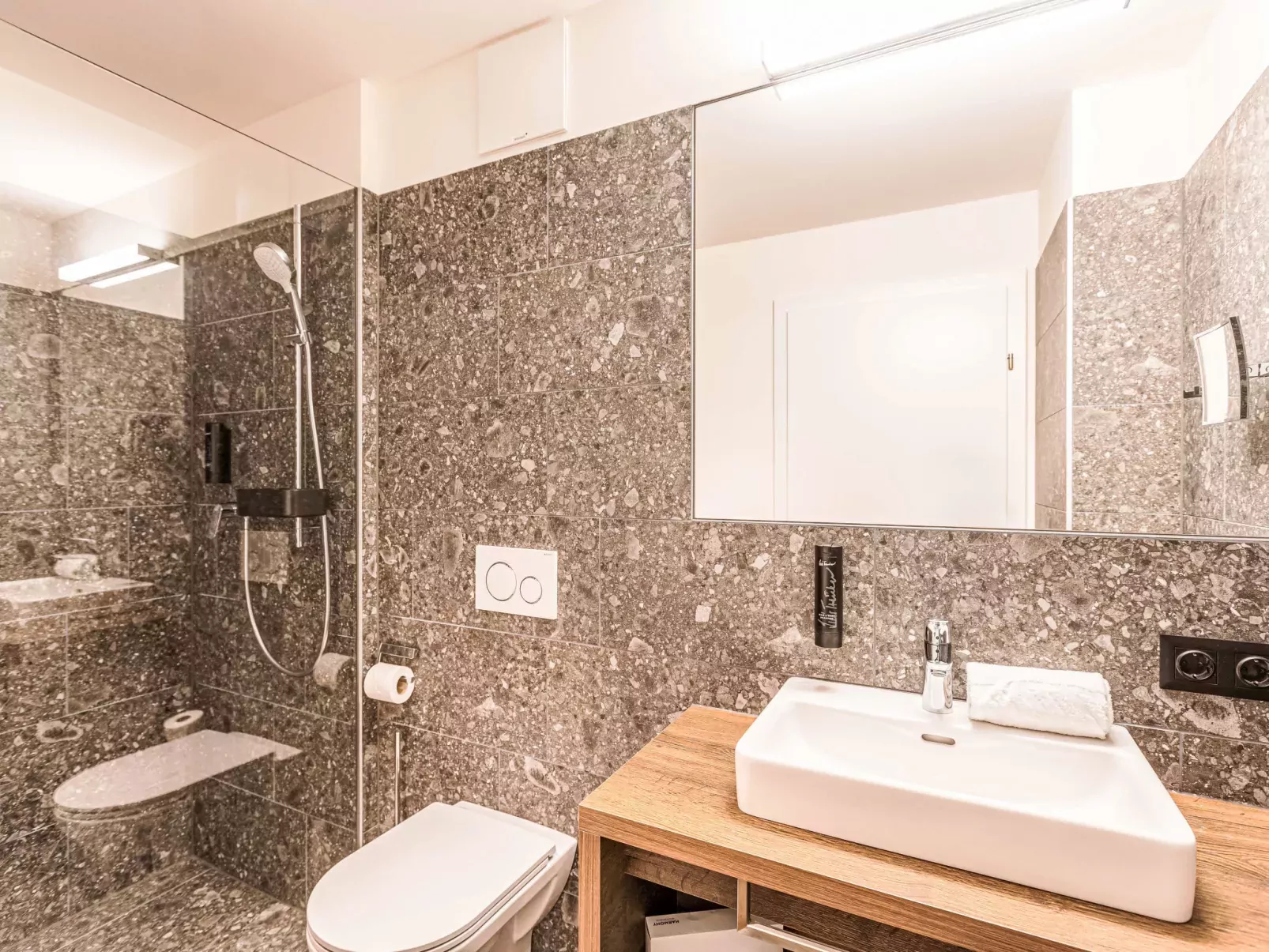 Premium mit 6 Schlafzimmer und Sauna-Drinnen