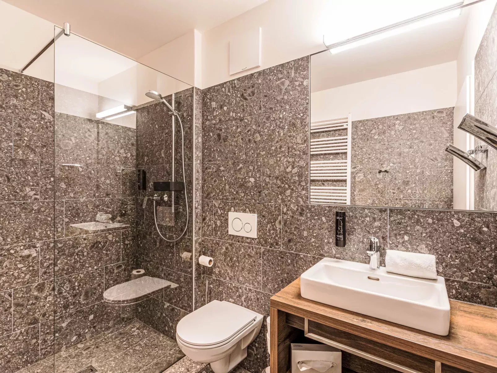 Premium mit 6 Schlafzimmer und Sauna-Drinnen