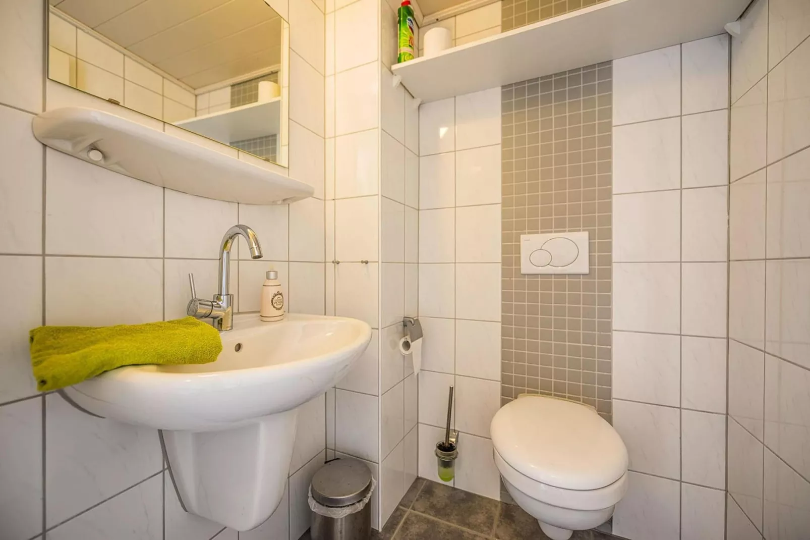 Kleiner Steert 11 b-Bathroom
