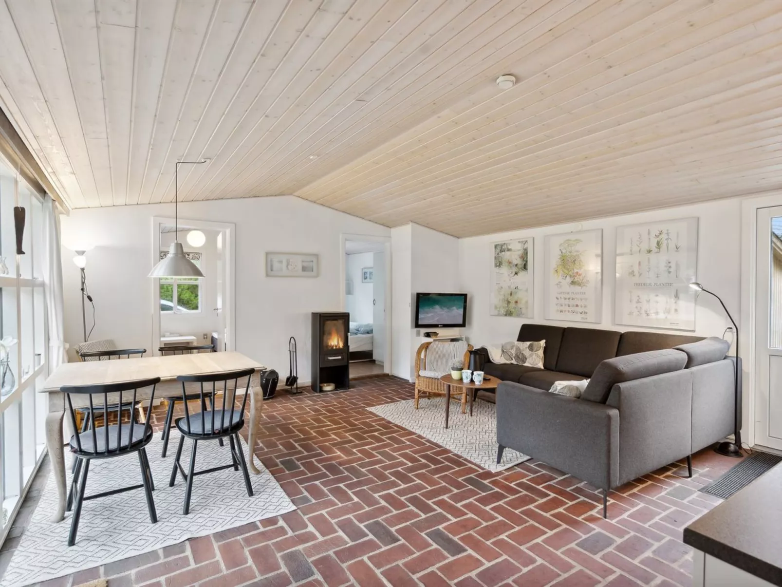 "Thekla" - 3km from the sea-Inside