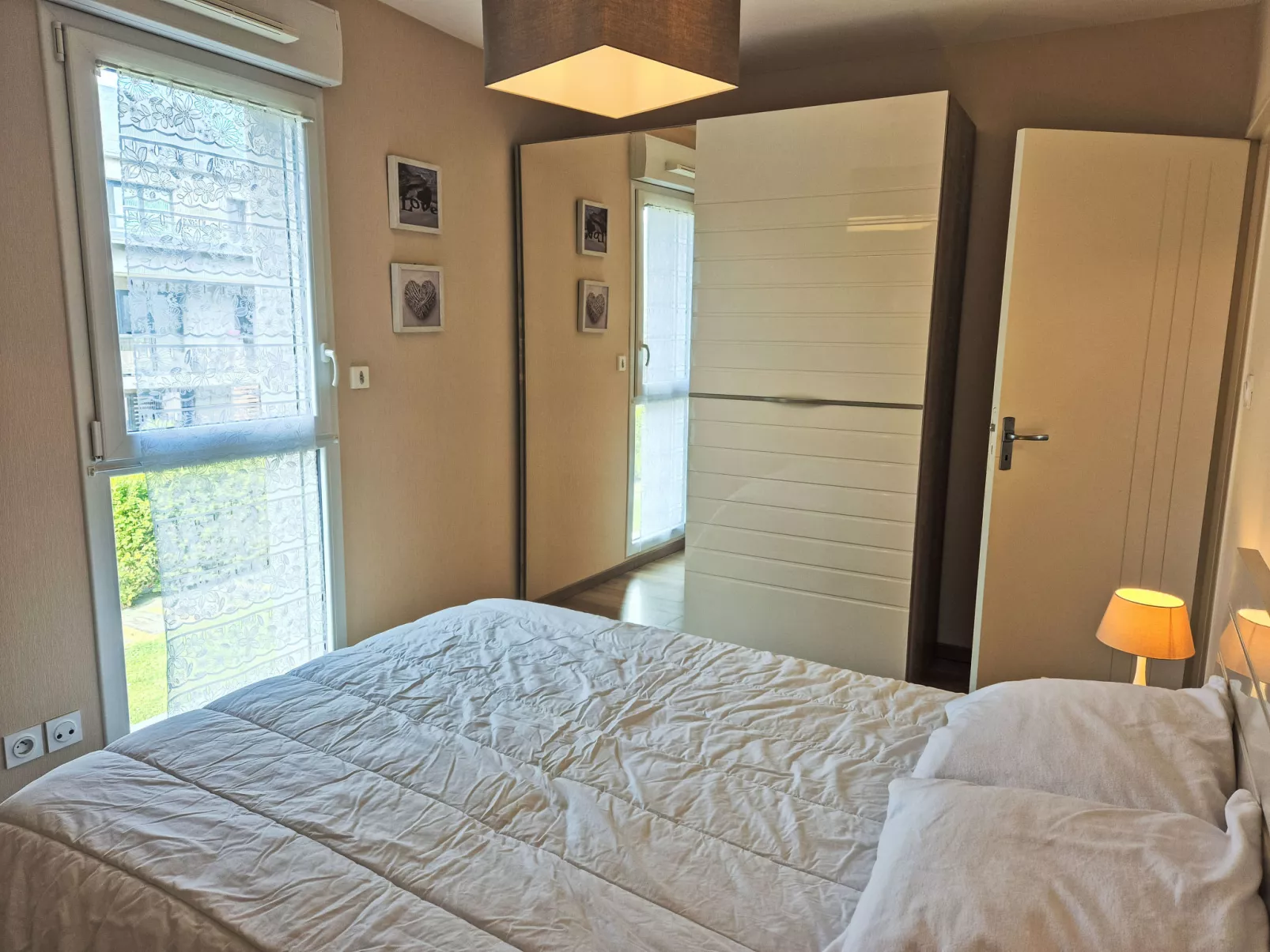 Le Clos Bastille-Inside