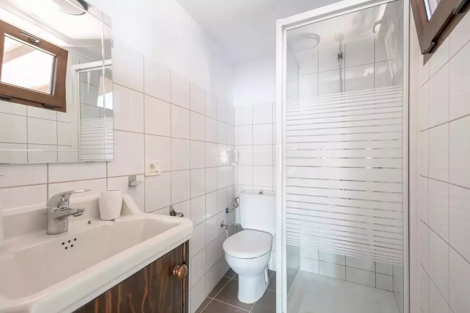 El Mas Groc 16-Bathroom