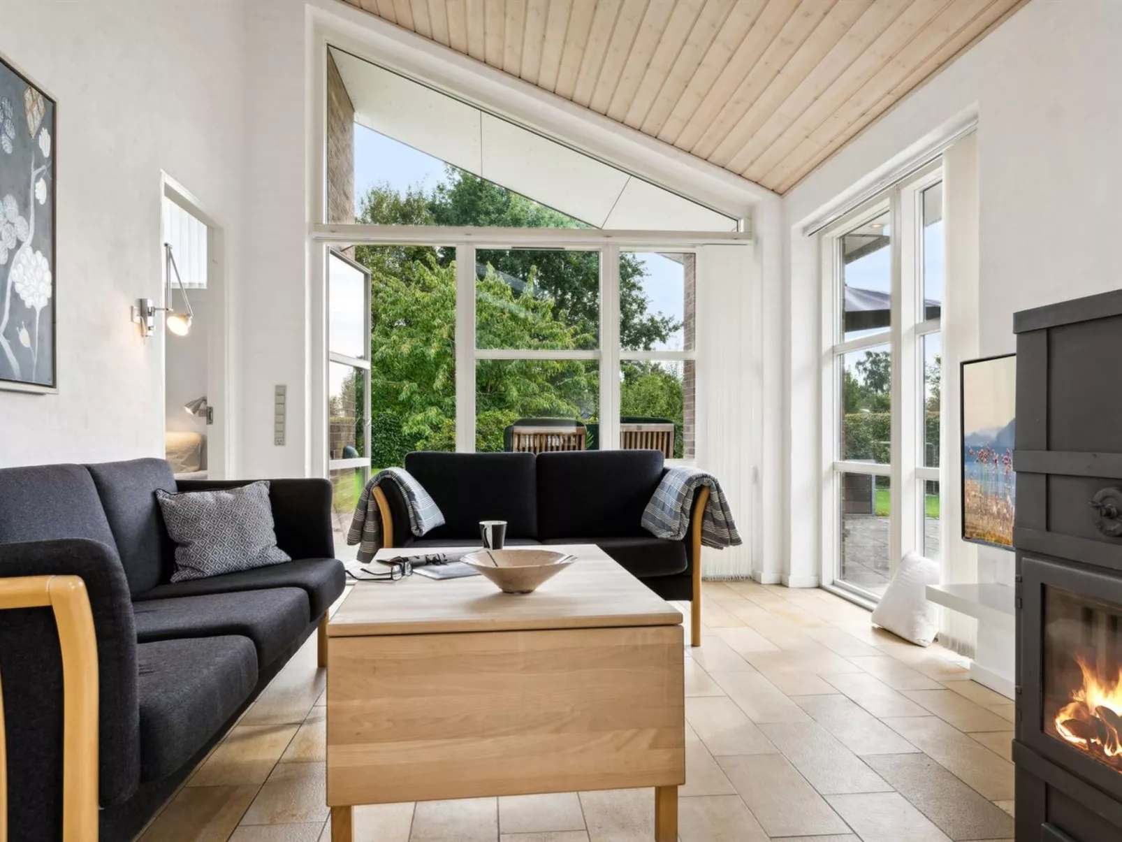 "Agneta" - 150m from the sea-Drinnen