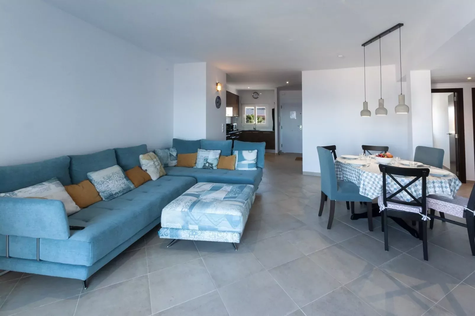 Sea Pearl-Living room