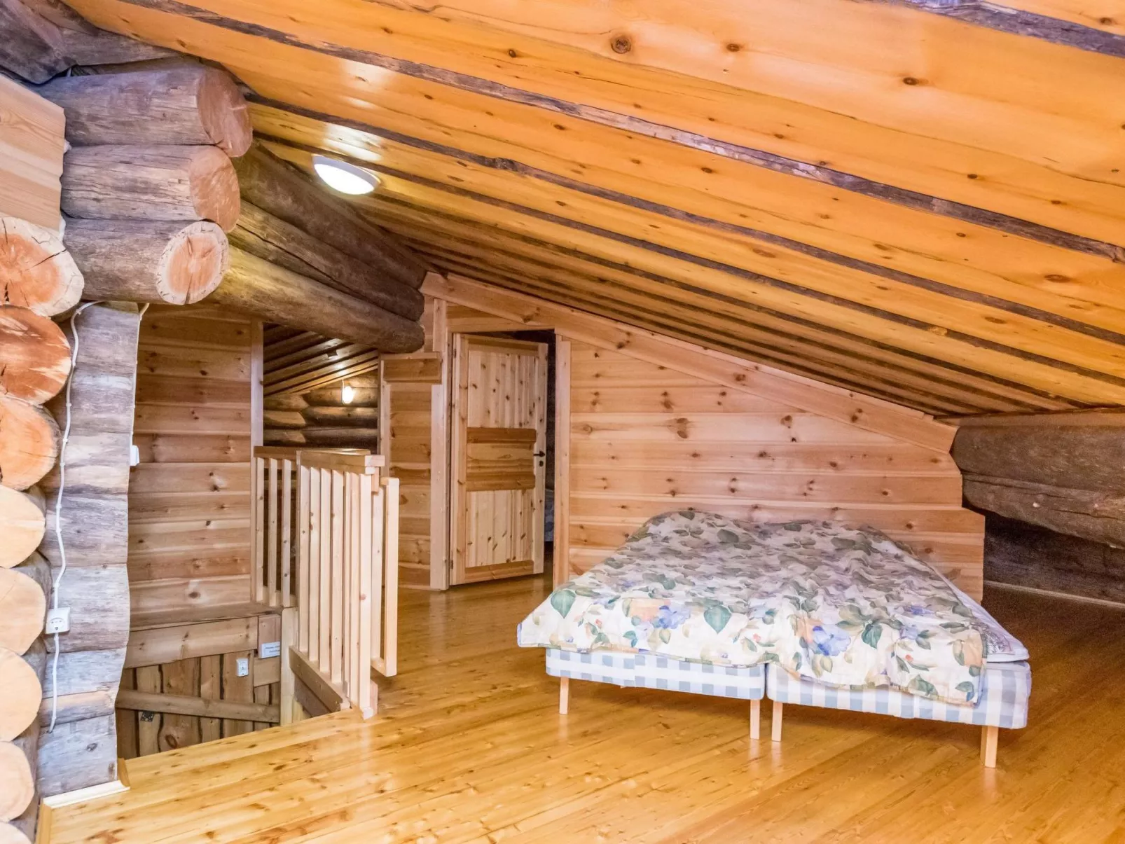 Kiimaselän hovi, kurkela-Inside