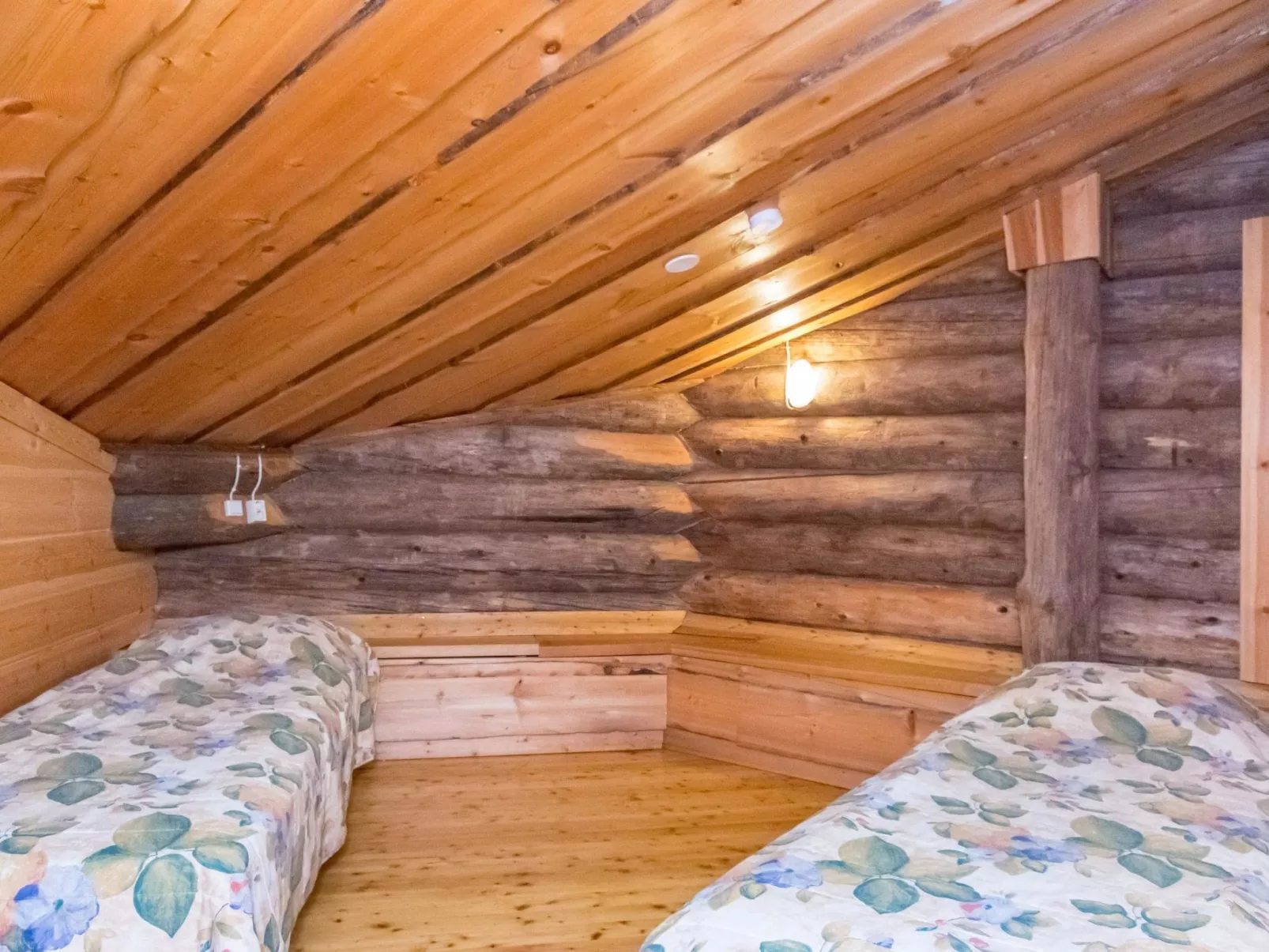 Kiimaselän hovi, kurkela-Inside