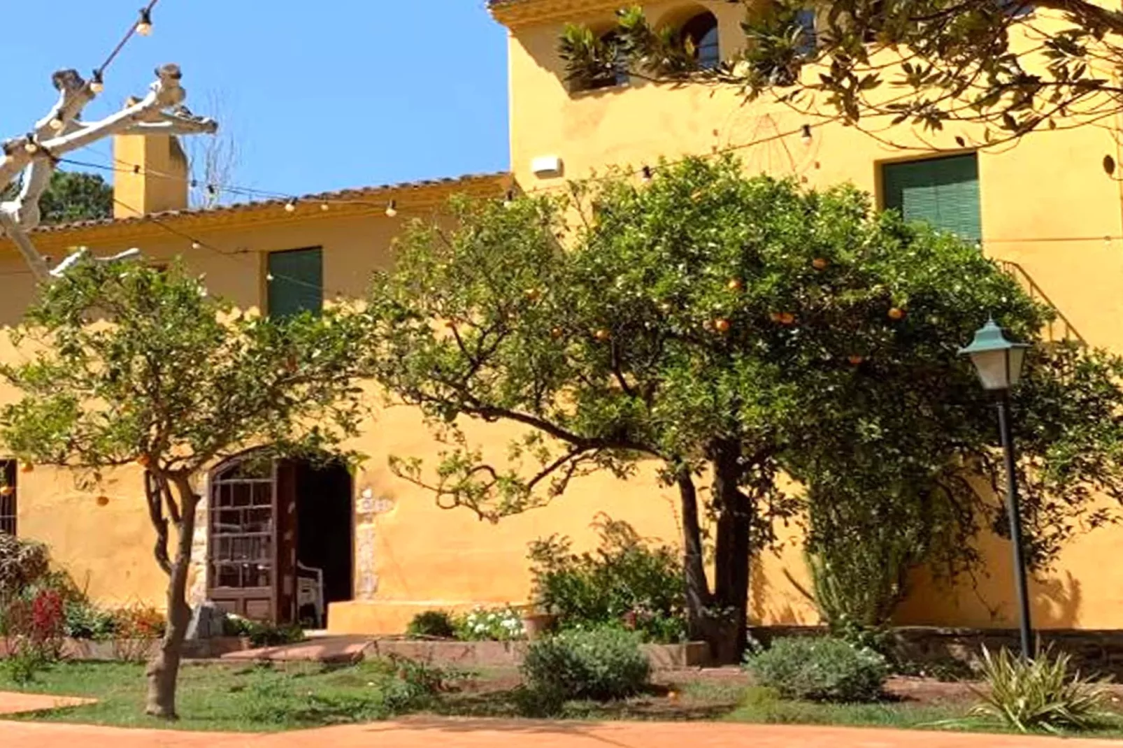 El Mas Groc 16-Exterior summer