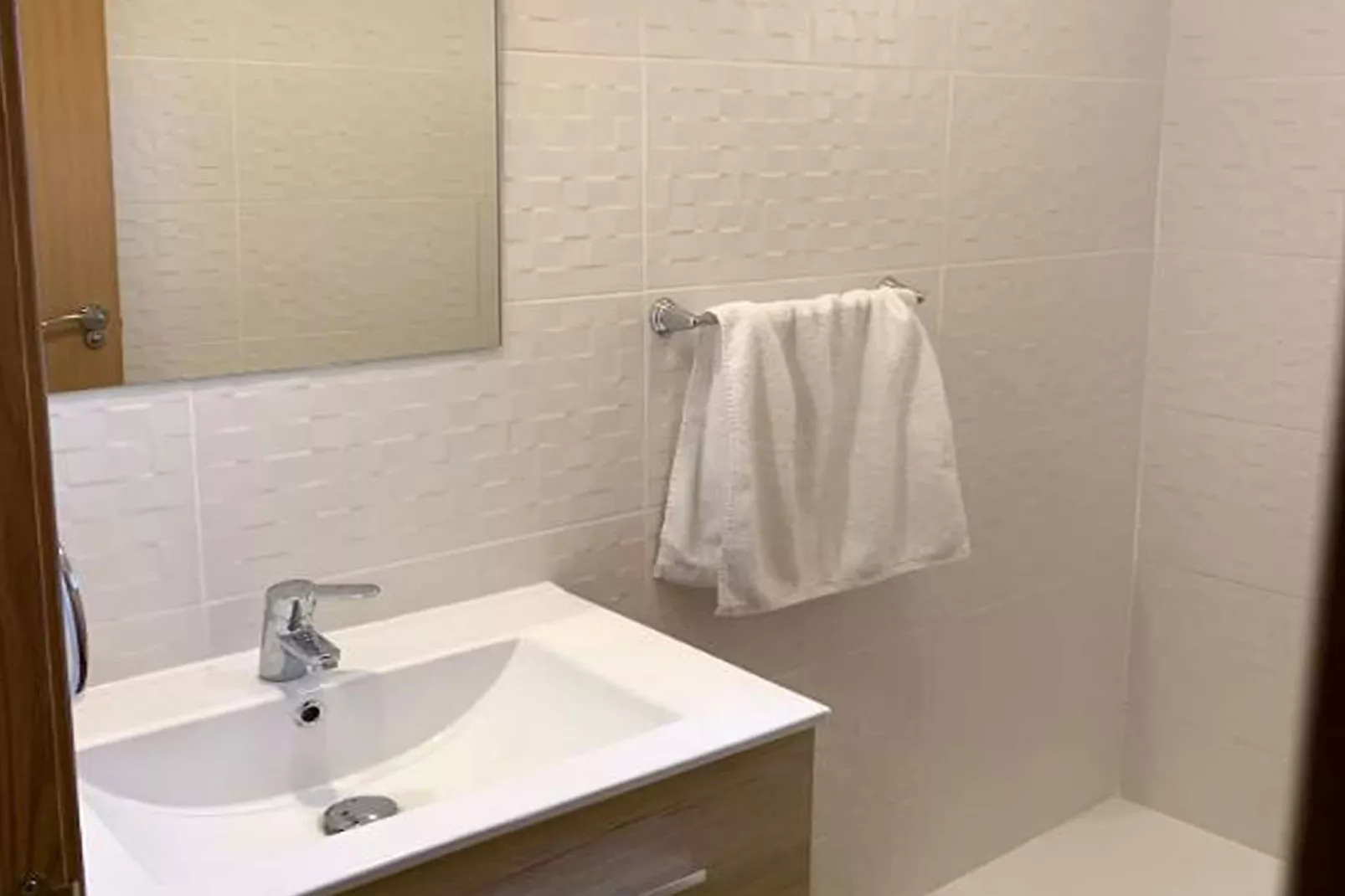 El Mas Groc 16-Bathroom