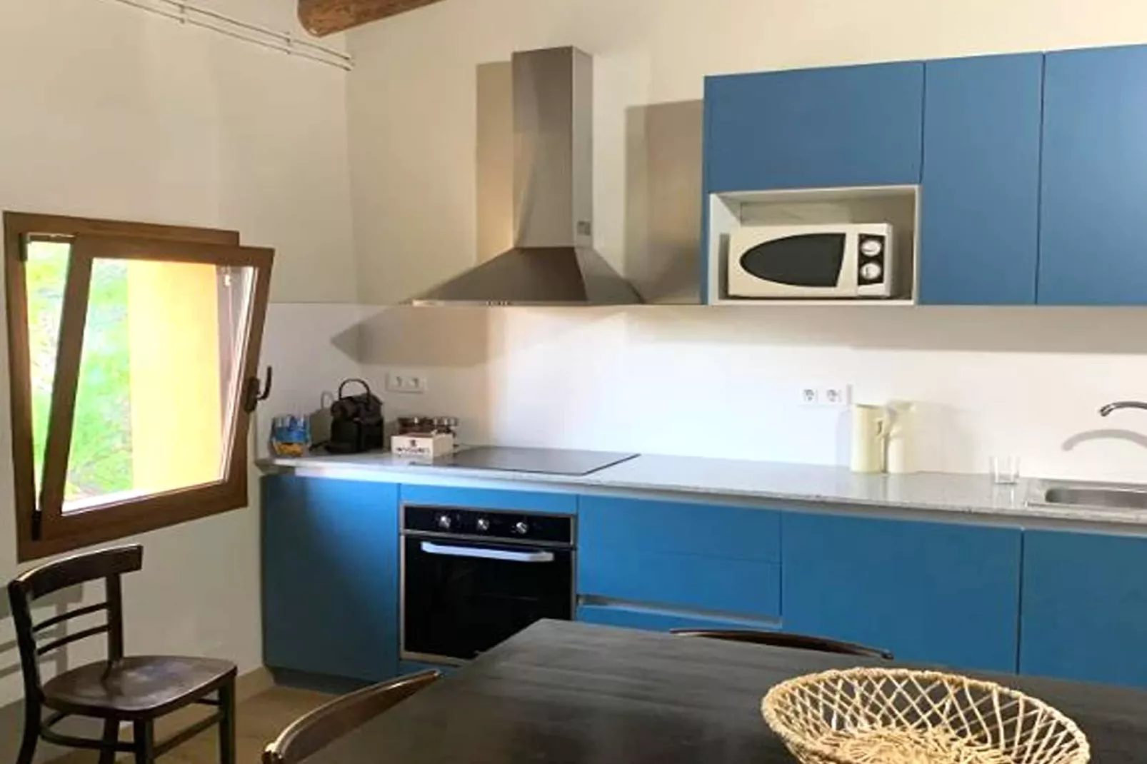 El Mas Groc 10-Kitchen