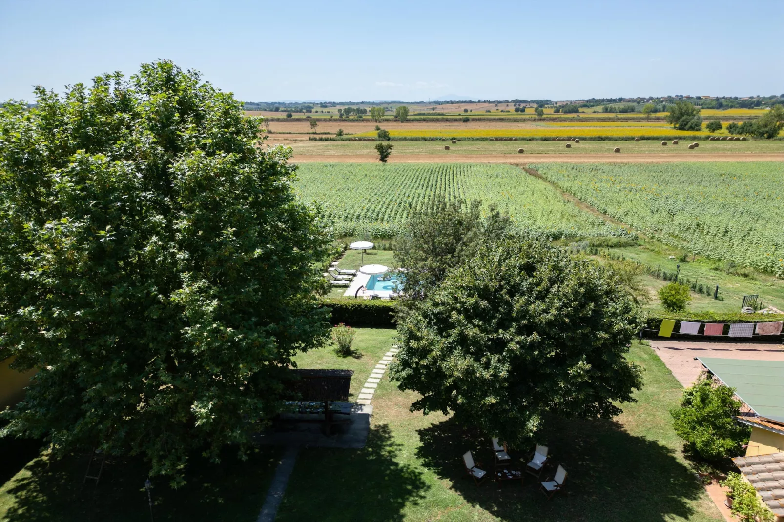 Podere Merlino-Gardens summer