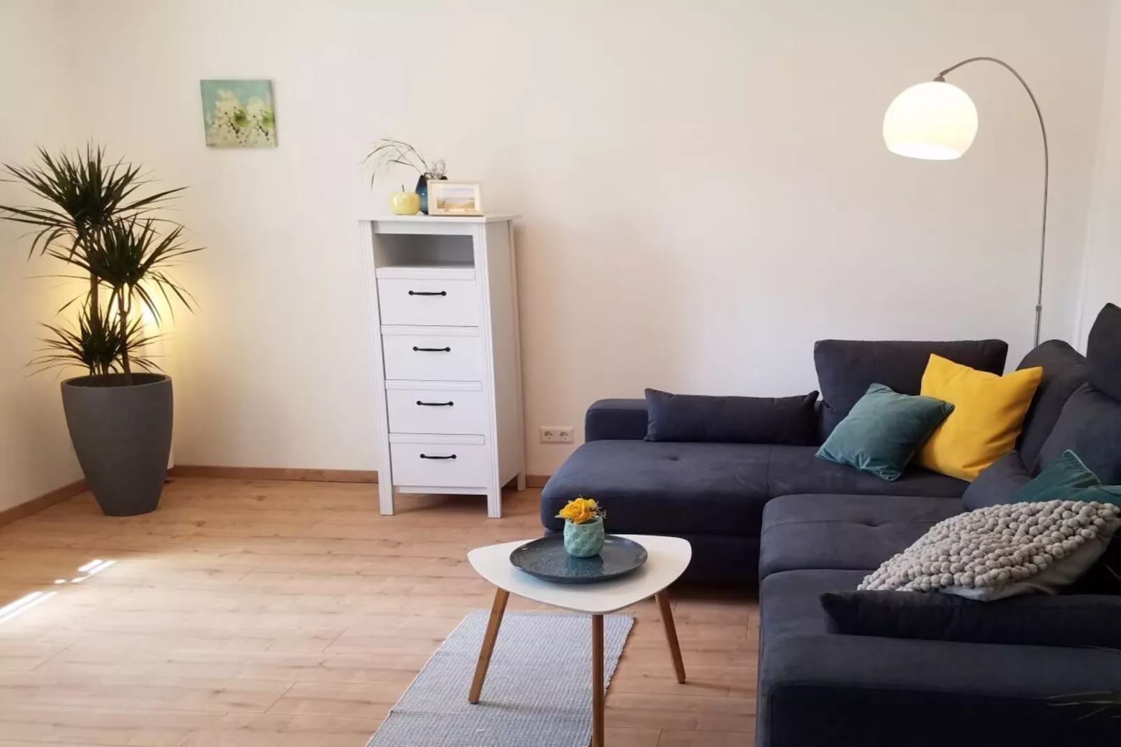 274649-Living room
