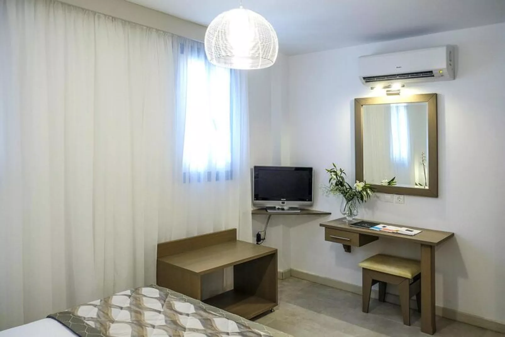 Holiday residence Acrotel Athena Villas, Elia Beach-1-bedroom-apartment ground floor-Chambre