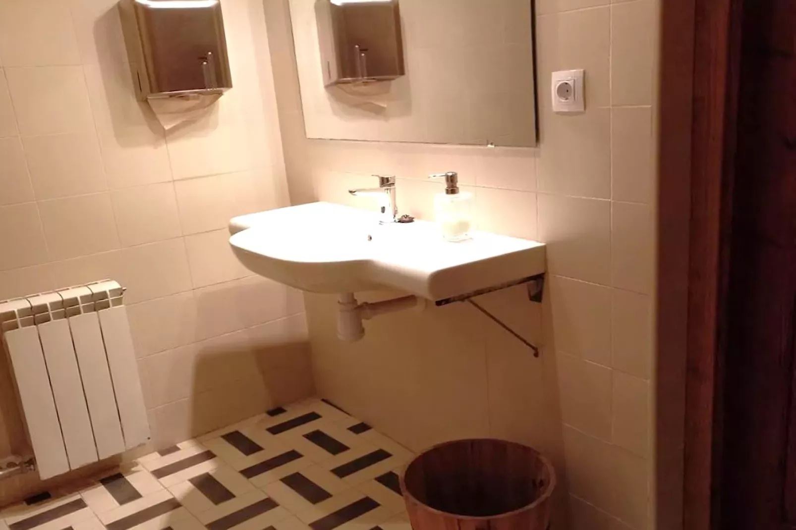 El Mas Groc 6-Badezimmer