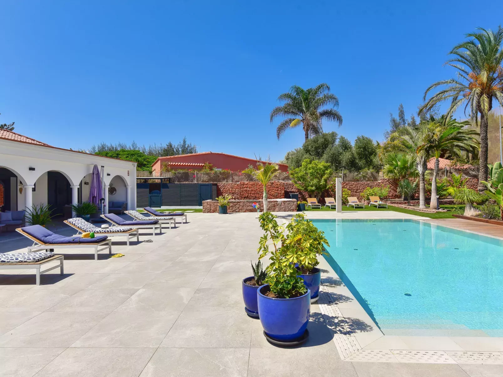 Armonia Oasis DeLuxe-Outside