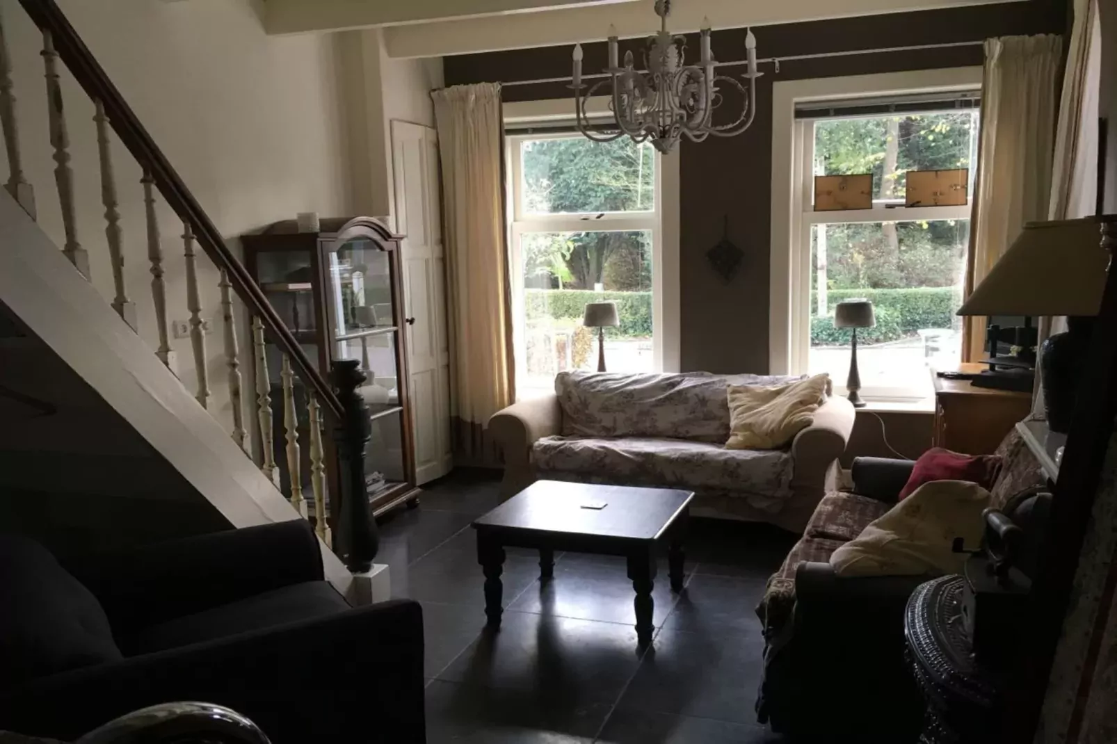 41054-Living room