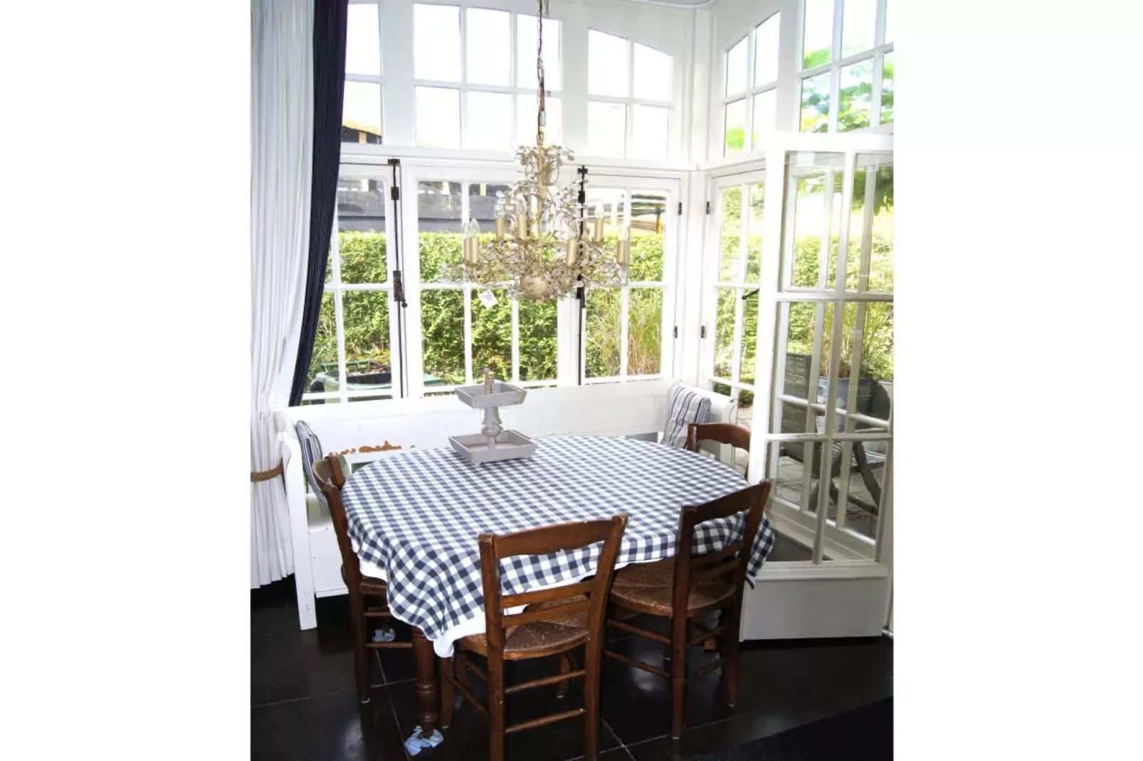 41054-Dining room