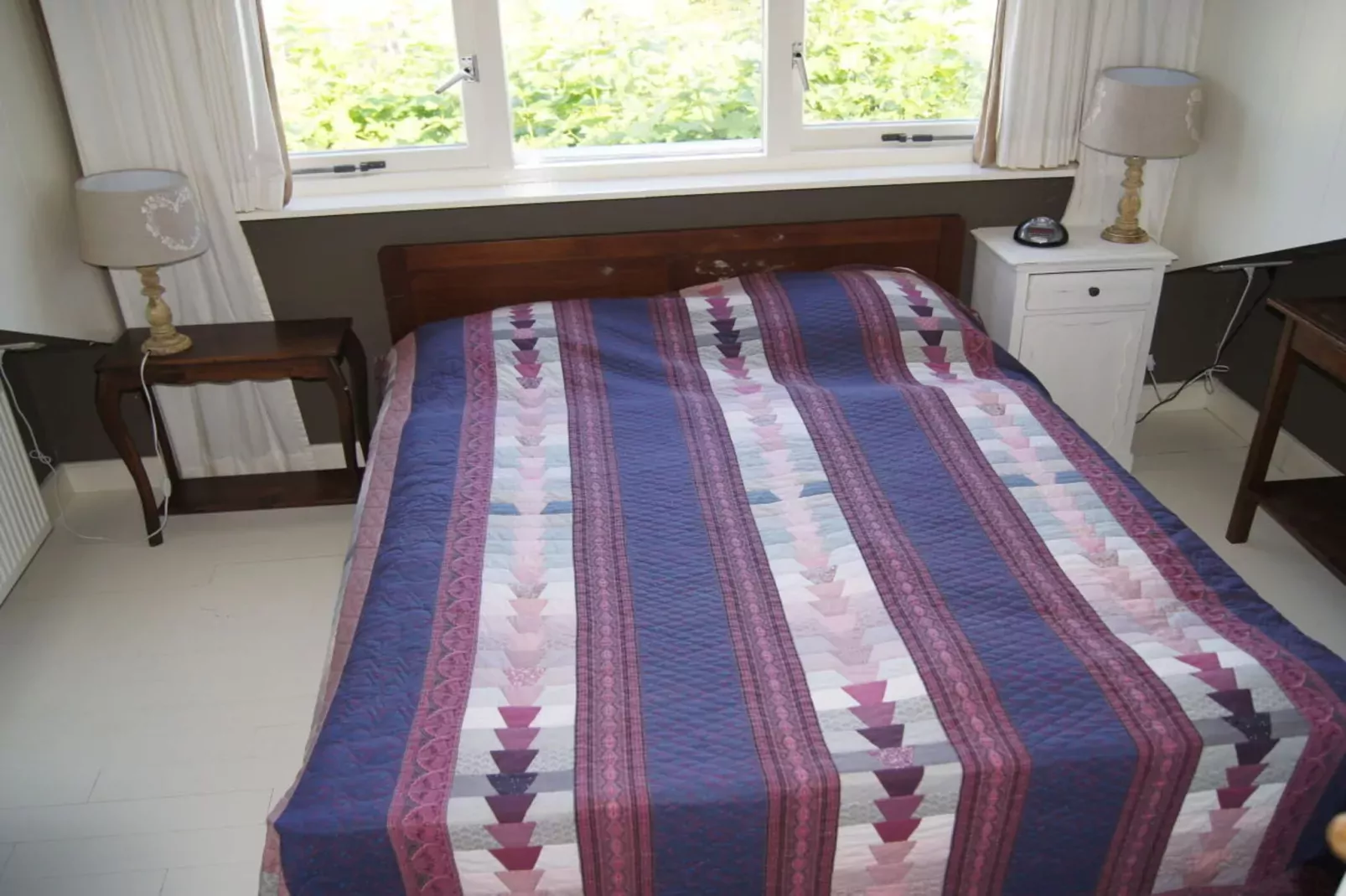 41054-Bedroom