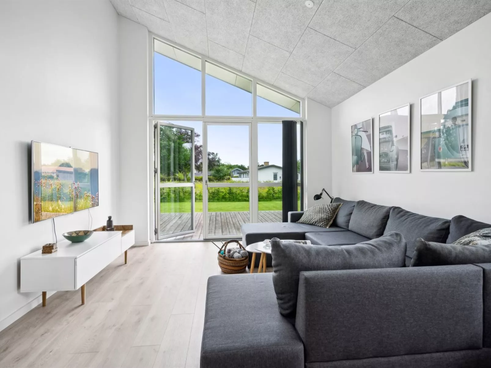 "Hæryst" - 300m from the sea-Inside