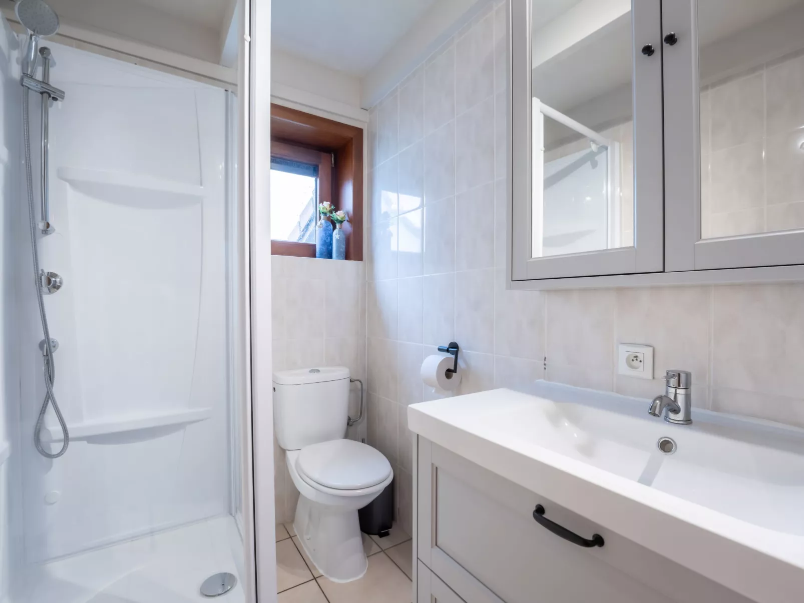 Fabiola with parking & garden-Inside