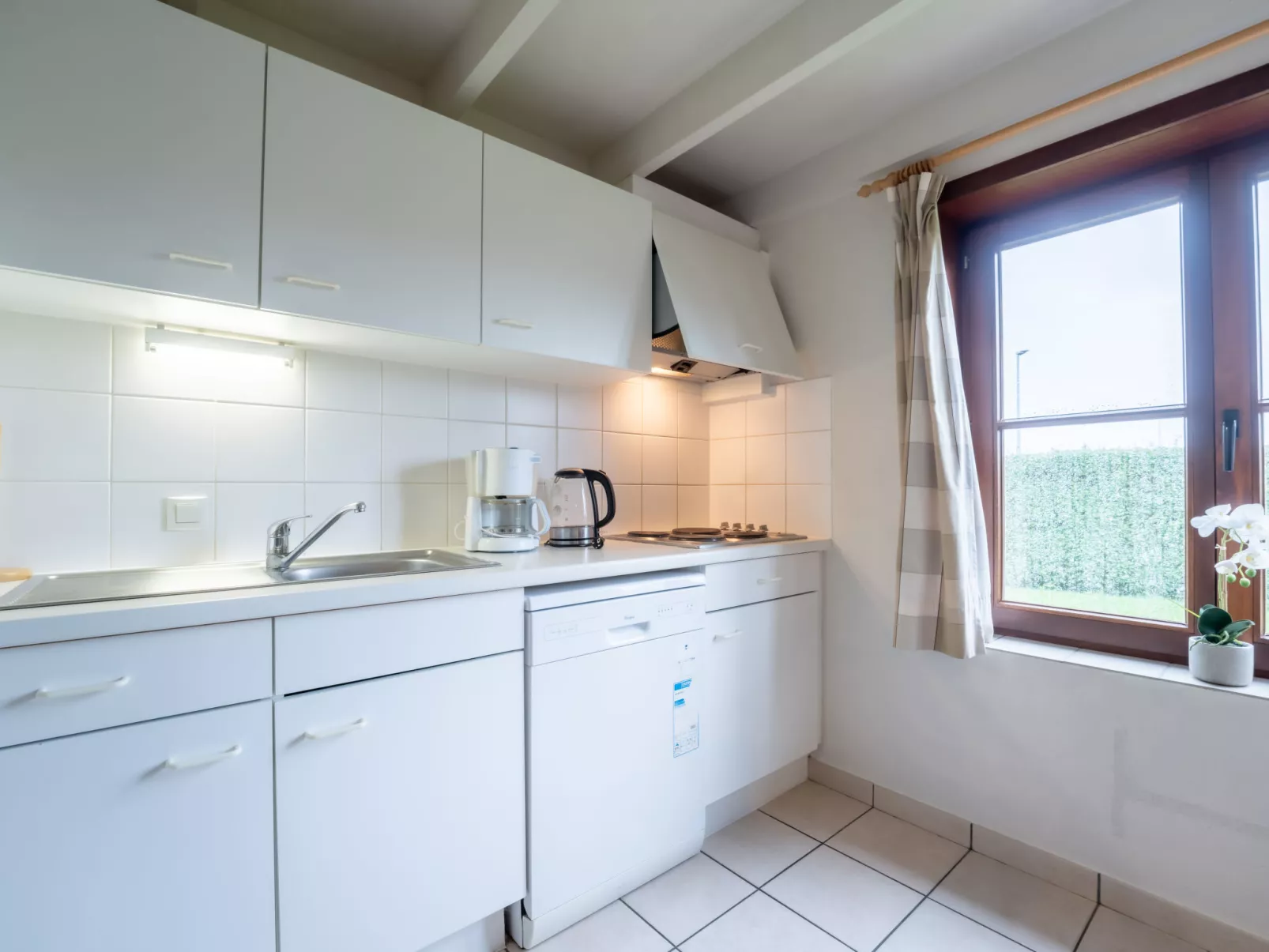 Fabiola with parking & garden-Inside