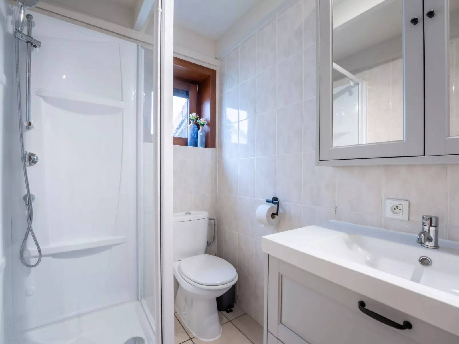 Fabiola with parking & garden-Inside