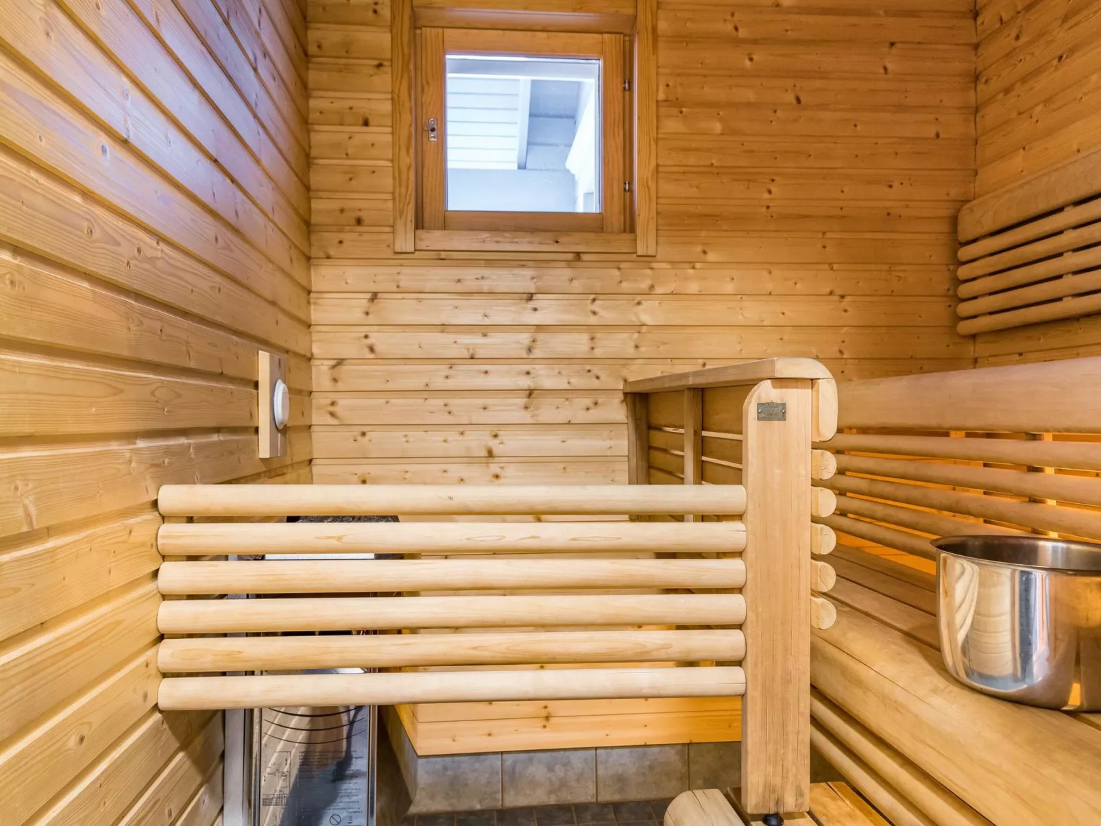 Aamutähti-Inside