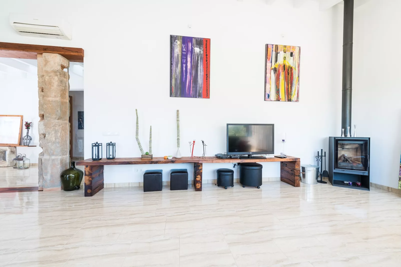 Es Serral-Living room