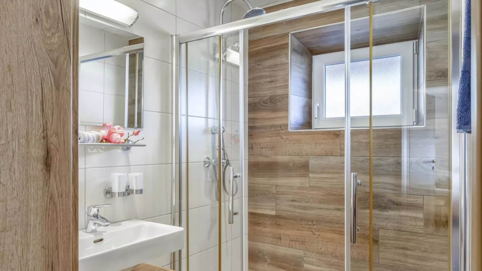 Chalet Staffner oben-Bathroom
