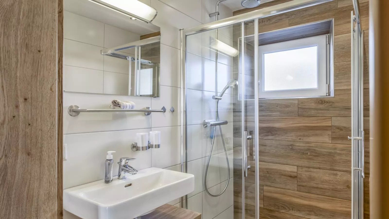 Chalet Staffner-Bathroom