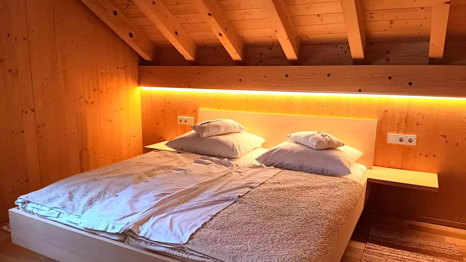Reich-Bedroom