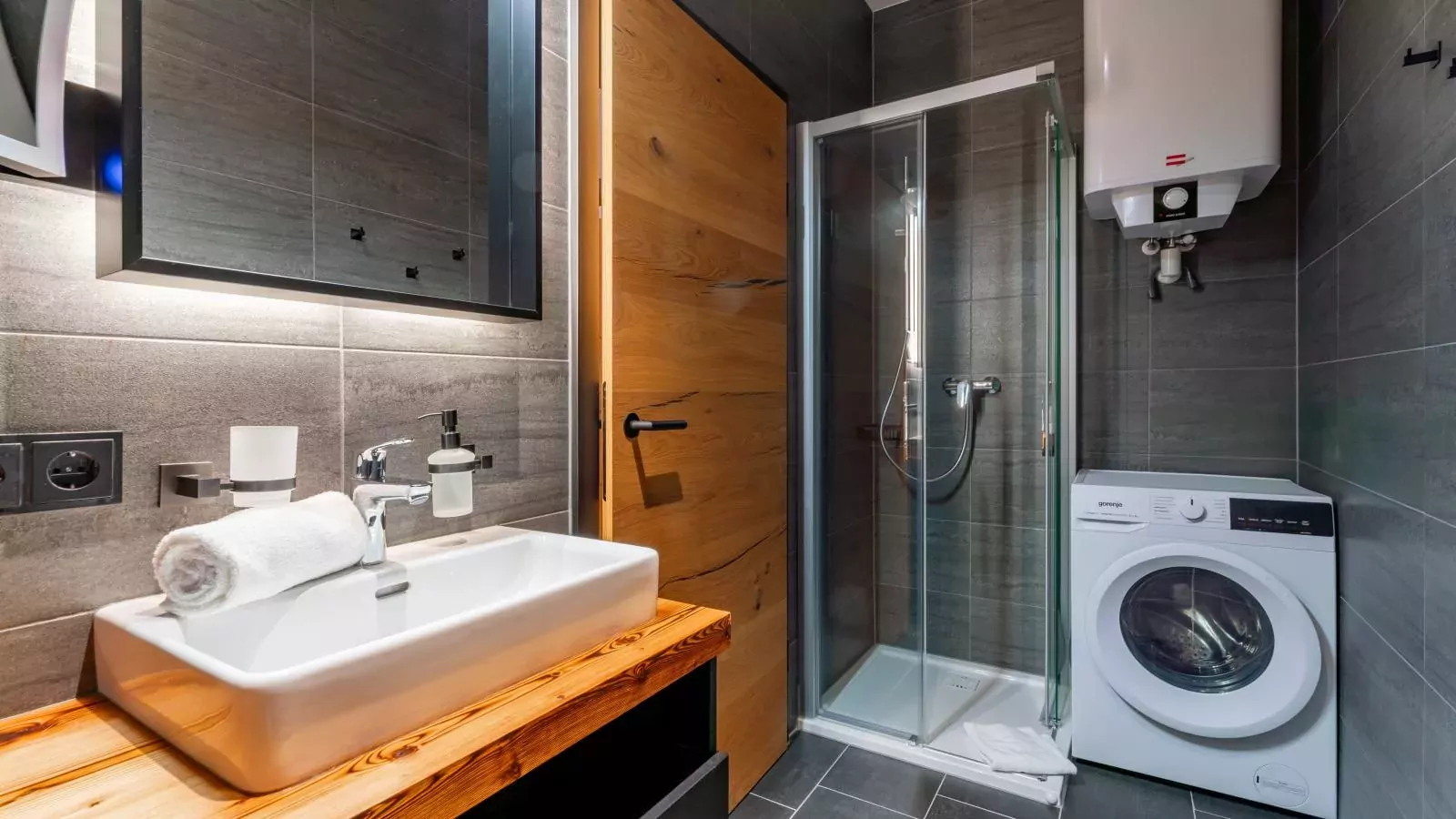 Zirbenlodge Sonnenalpe Nassfeld-Bathroom
