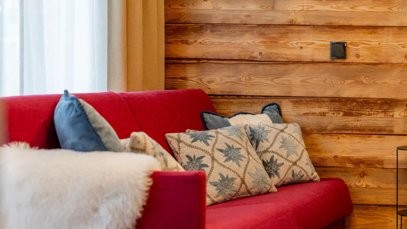 Zirbenlodge Sonnenalpe Nassfeld-Living room