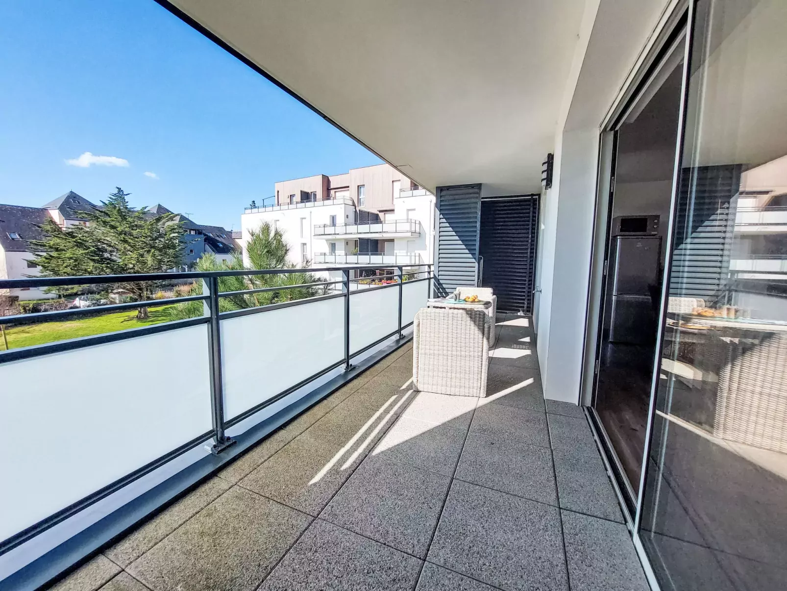 Grand Balcon, Piscine et proche du Port-Outside