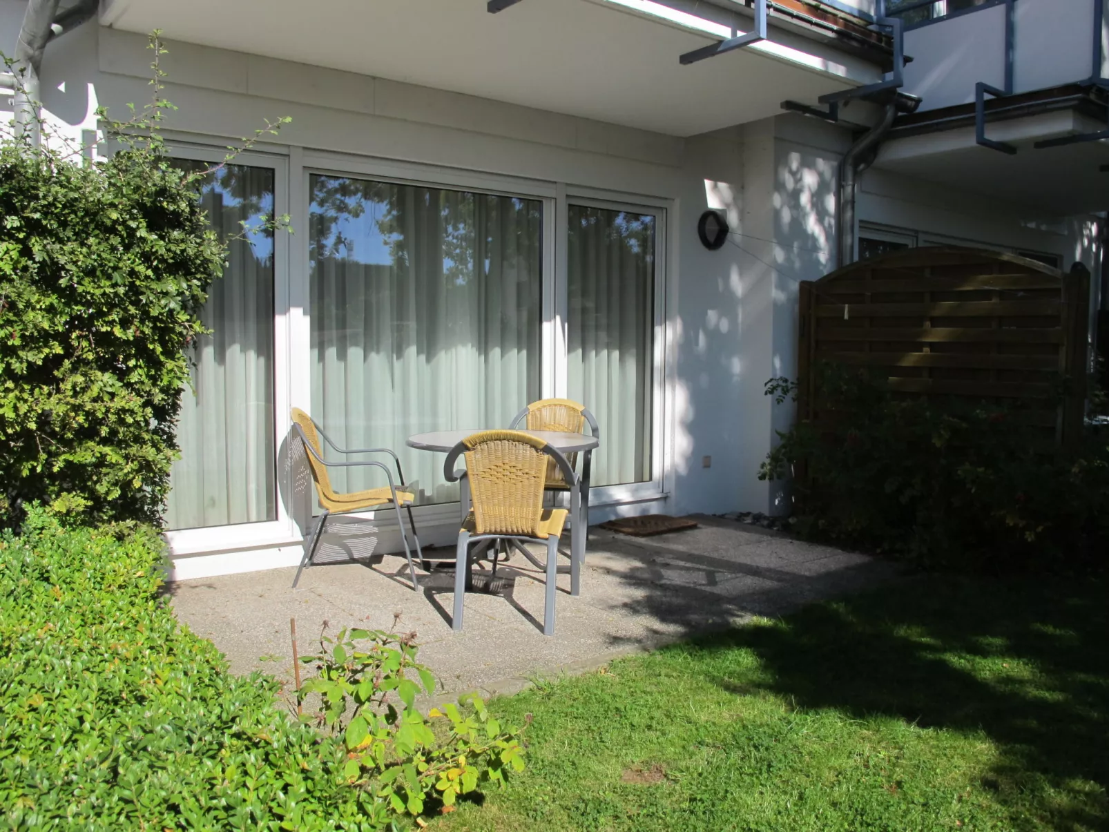 Glowe (GLW650)-Outside