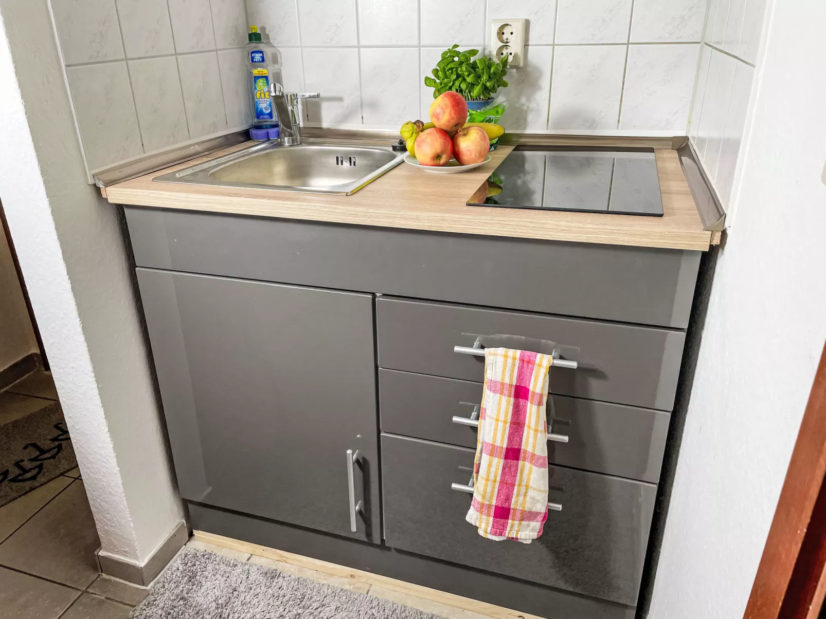 Glowe (GLW650)-Inside