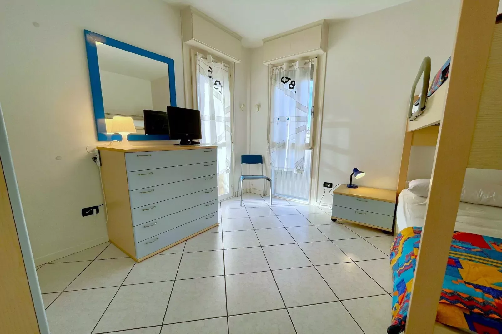 Riviera 30-Living room