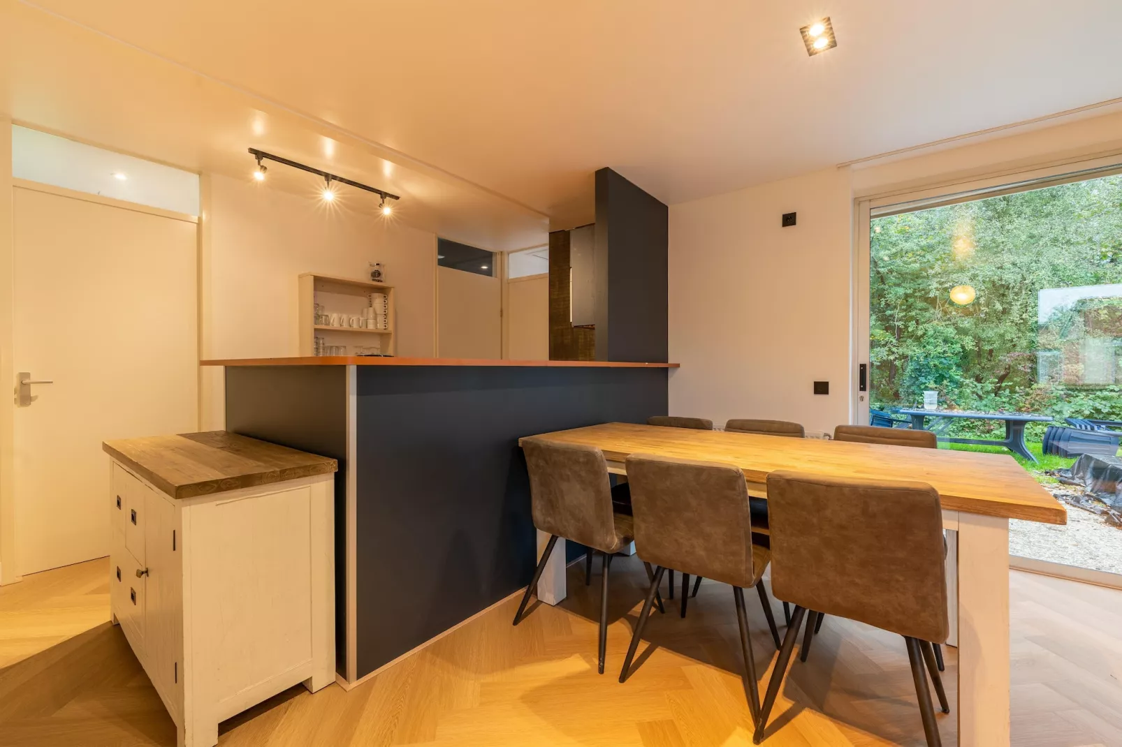 Gelijkvloerse vakantiewoning 6p huisje 17-Küche